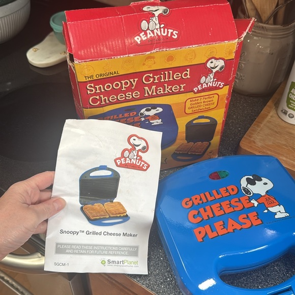 Snoopy Grilled Cheese Maker with box & directions - Picture 8 of 10